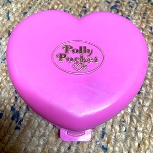 Big vintage Polly pocket heart shaped castle with horse and buggy toys and Polly